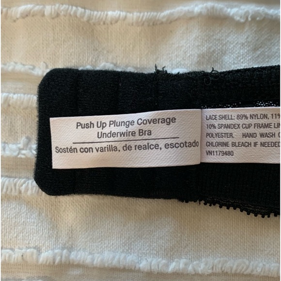 PushUp Coverage Bra - Picture 4 of 5